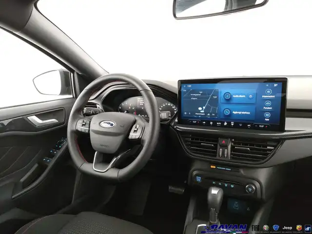 Ford Focus view 9