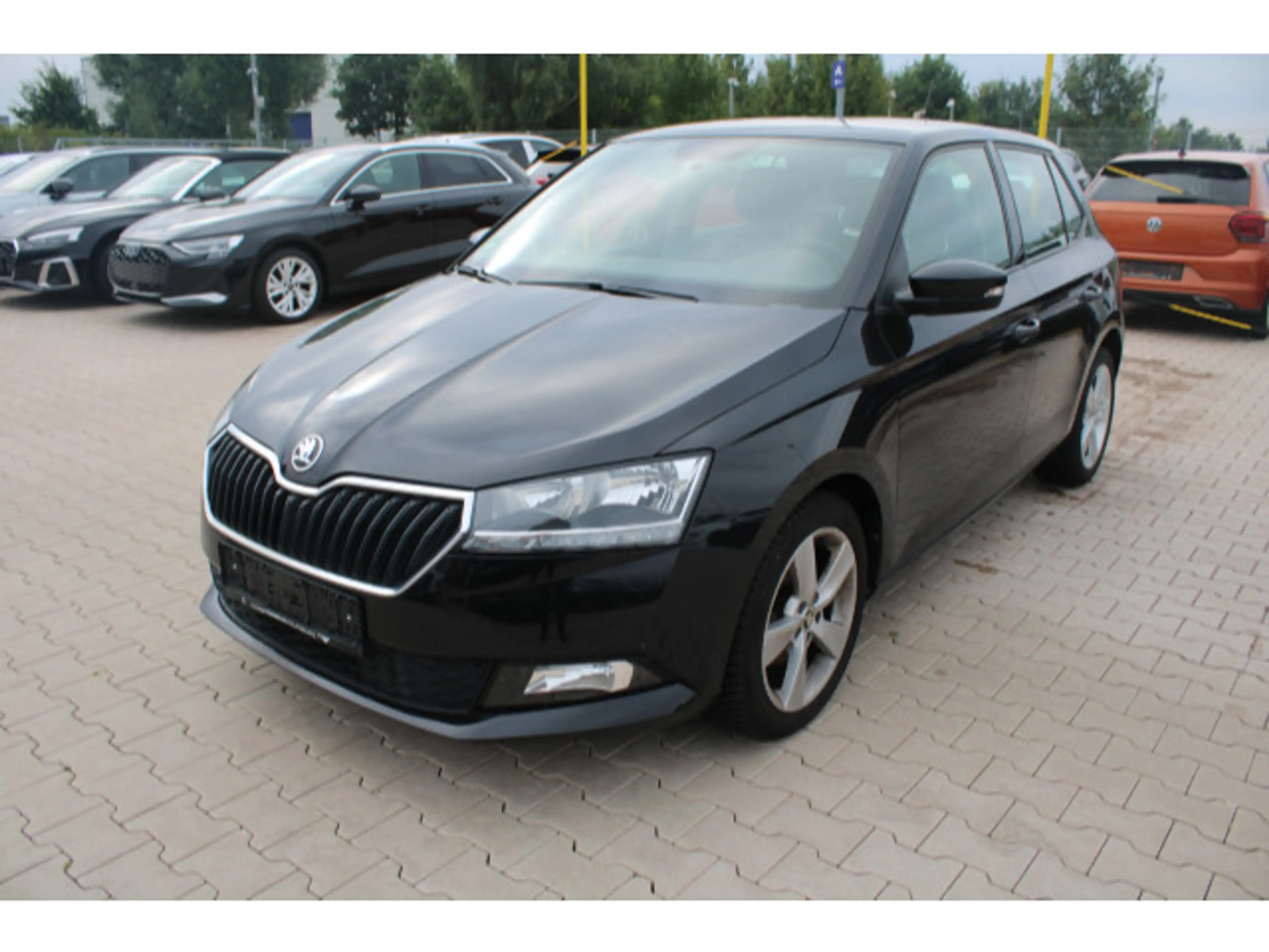 Skoda Fabia 3 III 1.0 MPI Cool Plus Einparkhi/Multilen