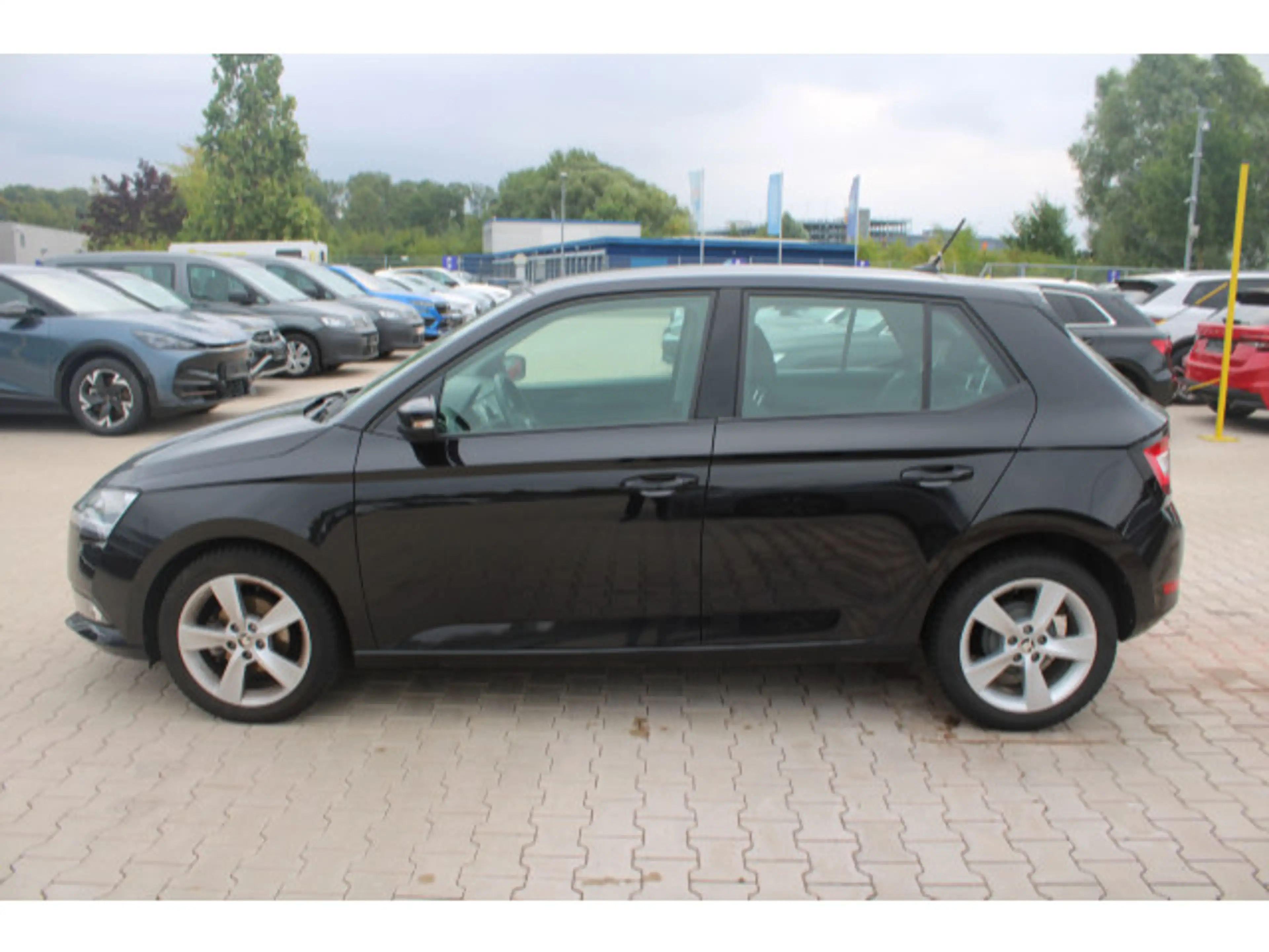 Skoda Fabia 3 III 1.0 MPI Cool Plus Einparkhi/Multilen — photo 9