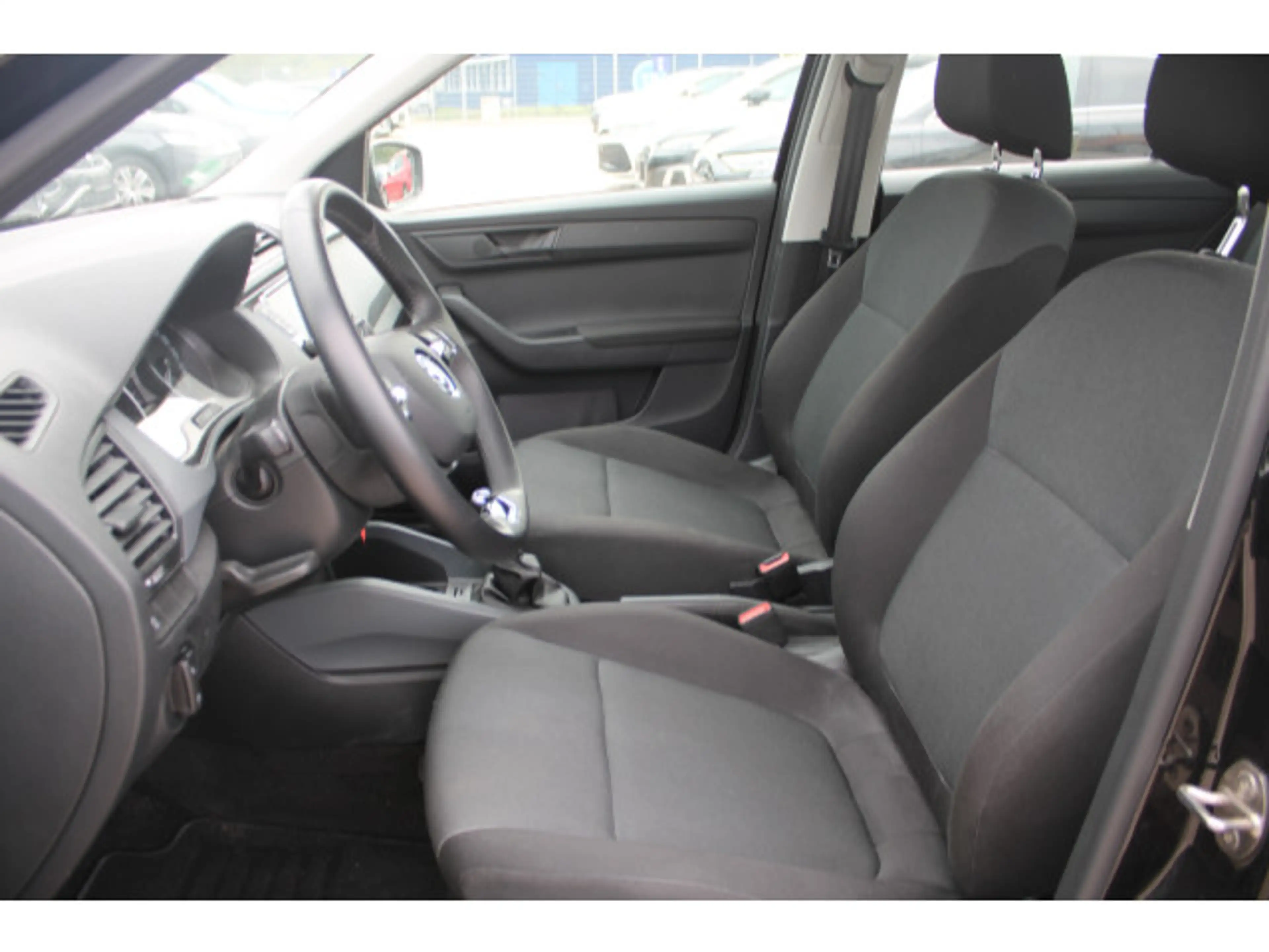 Skoda Fabia 3 III 1.0 MPI Cool Plus Einparkhi/Multilen — photo 3