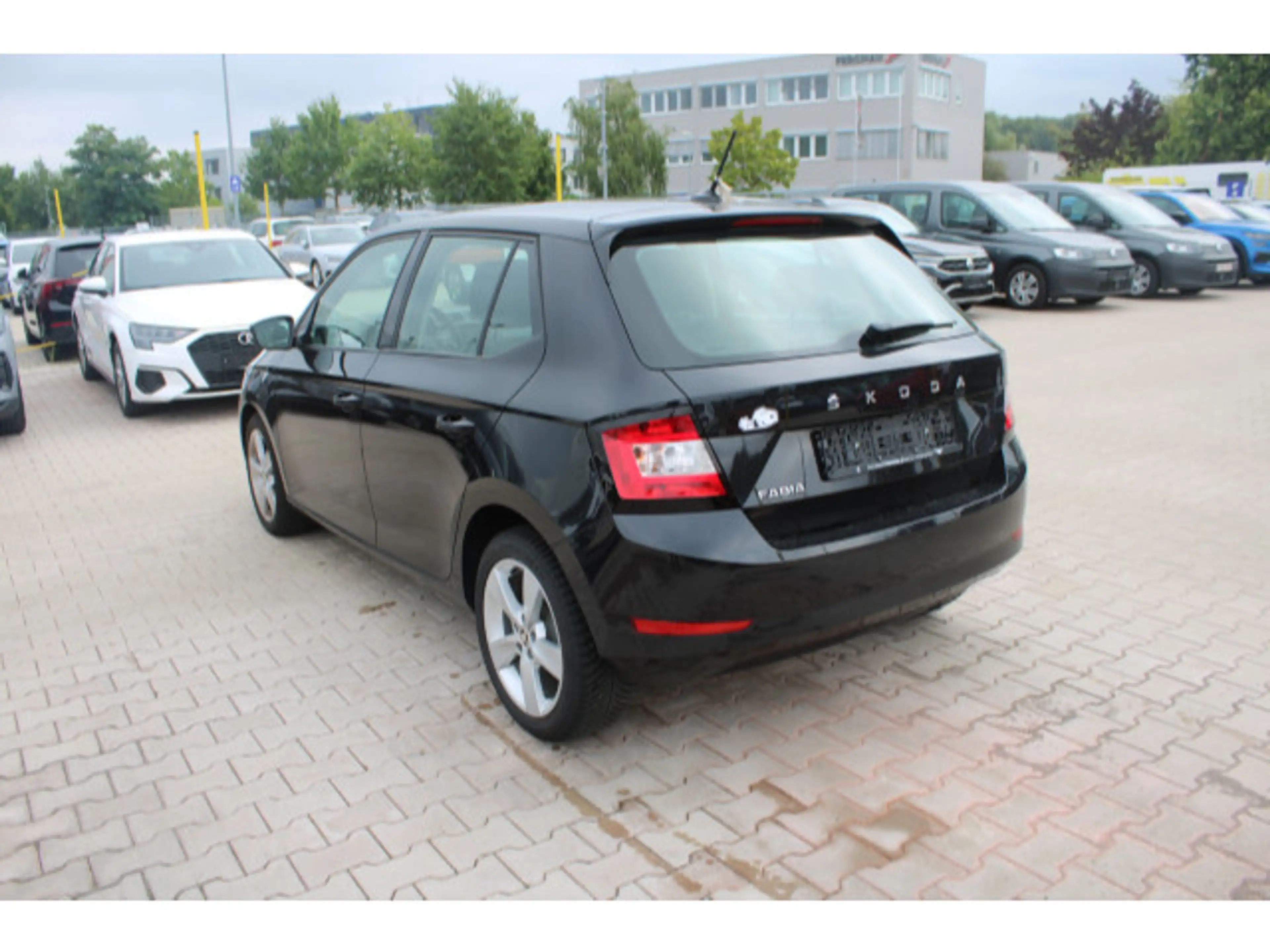 Skoda Fabia 3 III 1.0 MPI Cool Plus Einparkhi/Multilen — photo 8