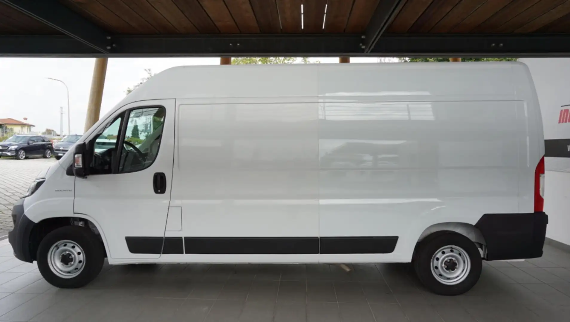 Fiat Ducato 35 2.2 Mjt 140CV PLM-TM Furgone Wit - 2
