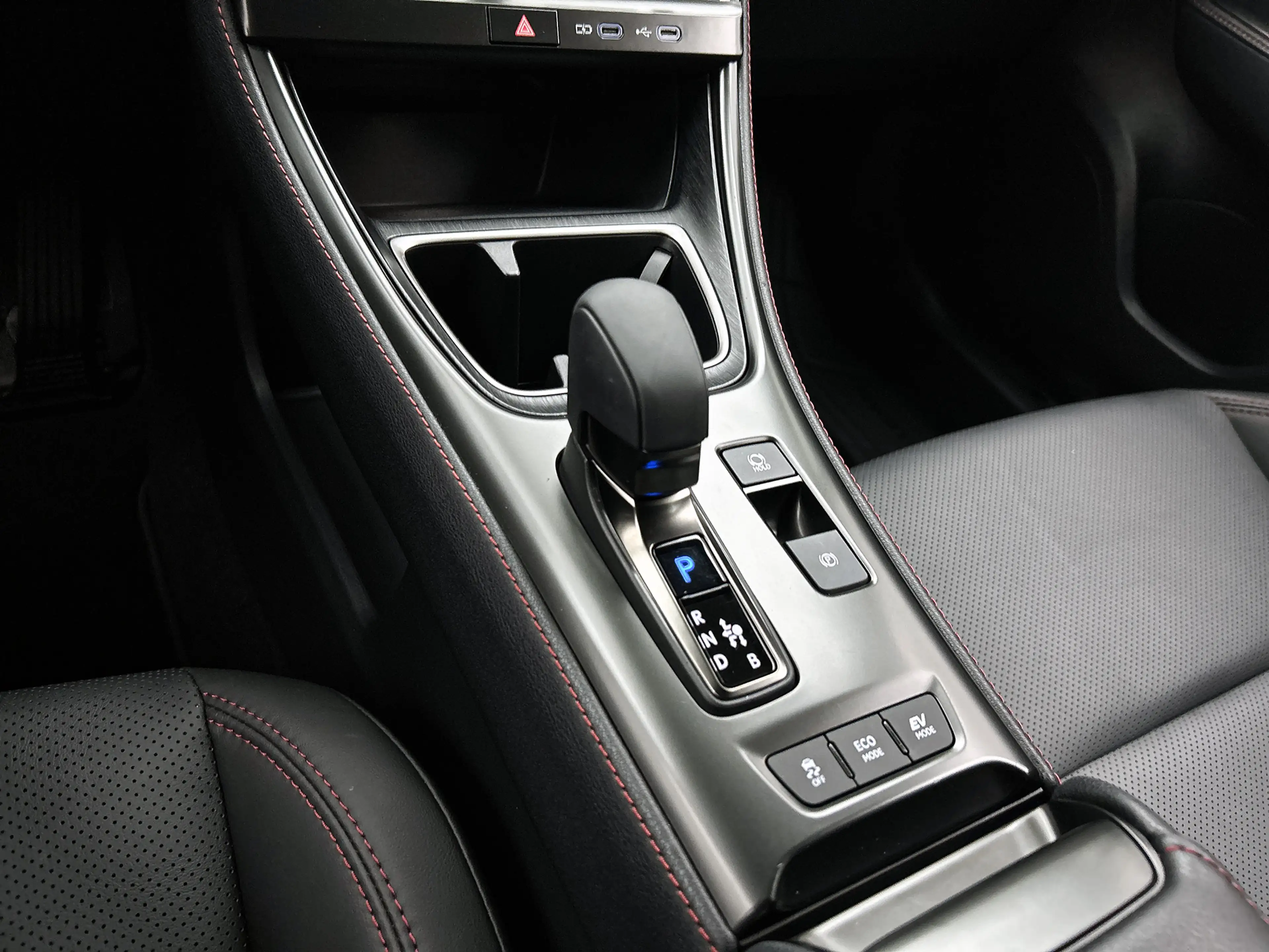 Lexus LBX Emotion 2WD — photo 11