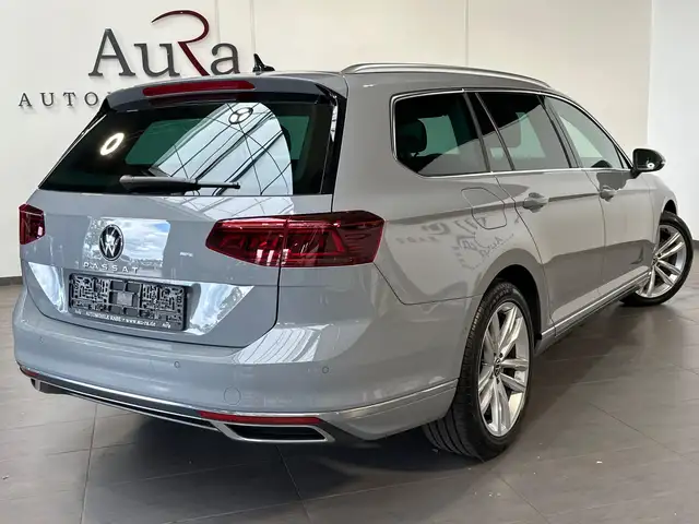 Volkswagen Passat view 5