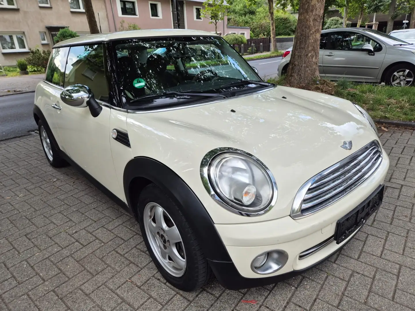 MINI One One Білий - 2