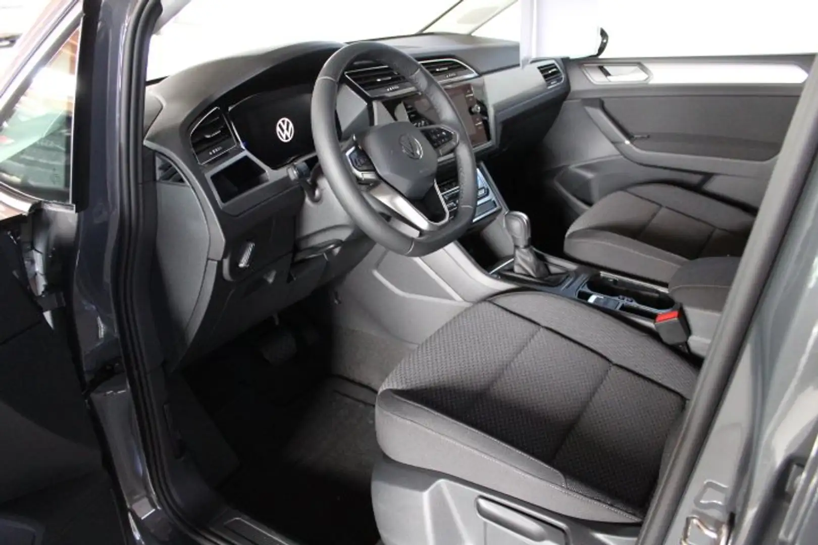 Volkswagen Touran 1.5TSI DSG COMFORTLINE 7-SITZER Grau - 2