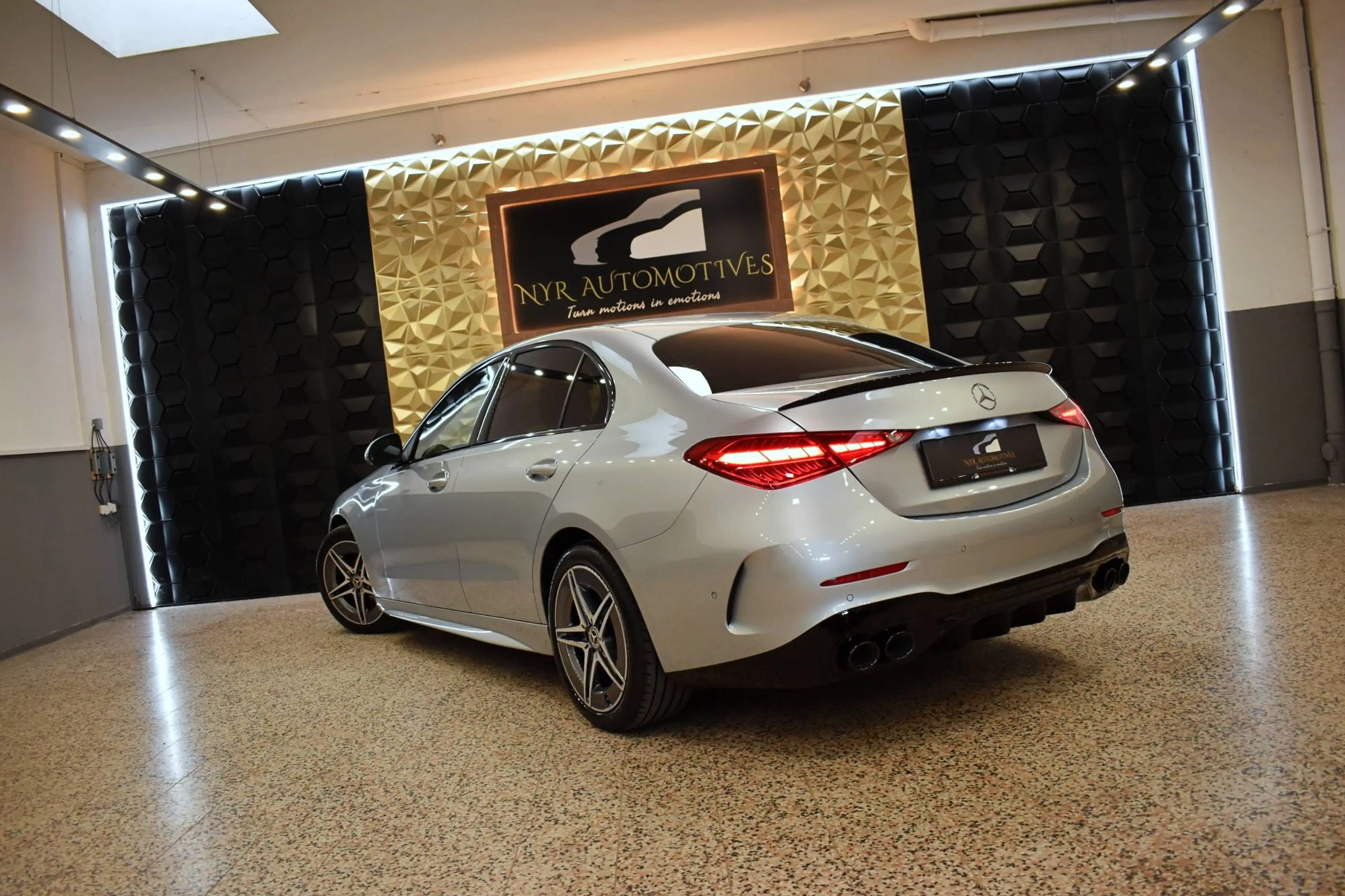 Mercedes-Benz C 300 Aut. AMG LINE, 4x KAMERA, C43 AMG LOOK, LED, NEUWAGEN — photo 2
