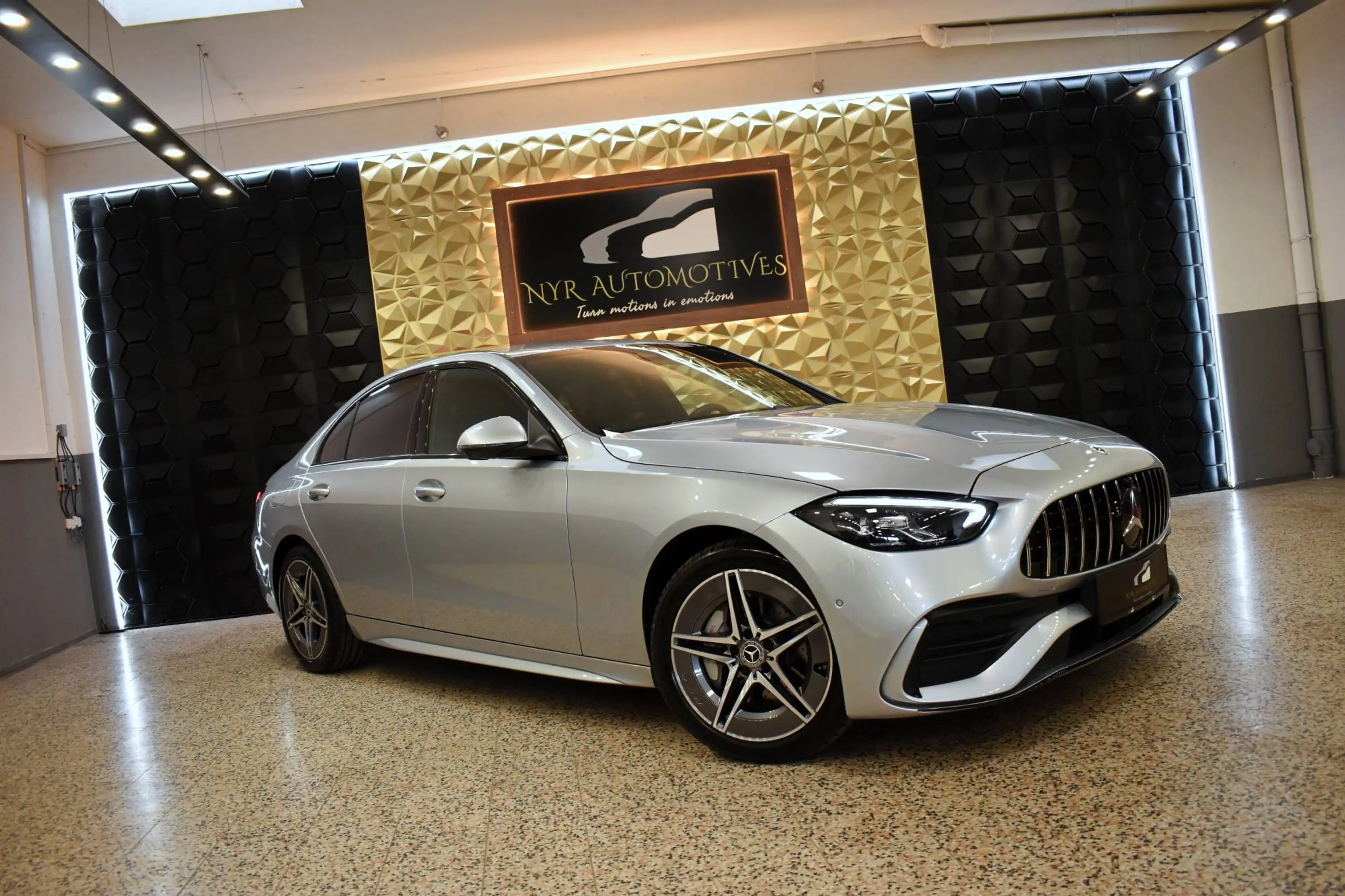 Mercedes-Benz C 300 Aut. AMG LINE, 4x KAMERA, C43 AMG LOOK, LED, NEUWAGEN — photo 3