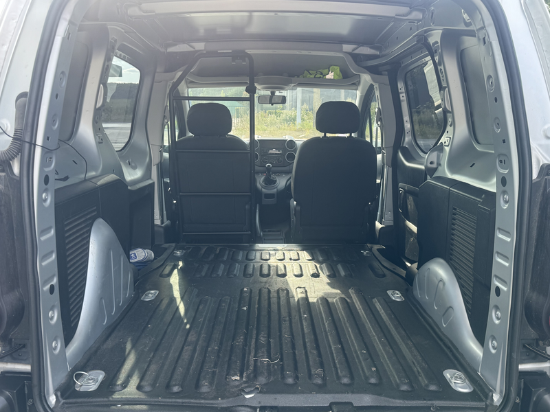 Peugeot Partner 1.6i L1H1*1 E RMAIN*FULL CARNET*ATATCHE*GARANTIE 12 MOIS — photo 8