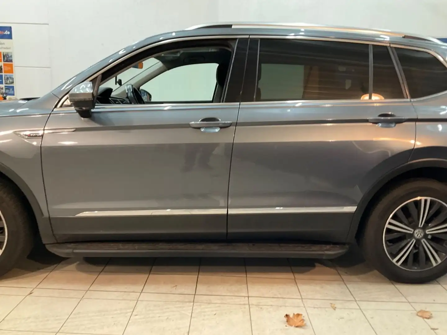 Volkswagen Tiguan Tiguan Allspace 2.0 TSI 4Motion DSGHighline Gris - 2