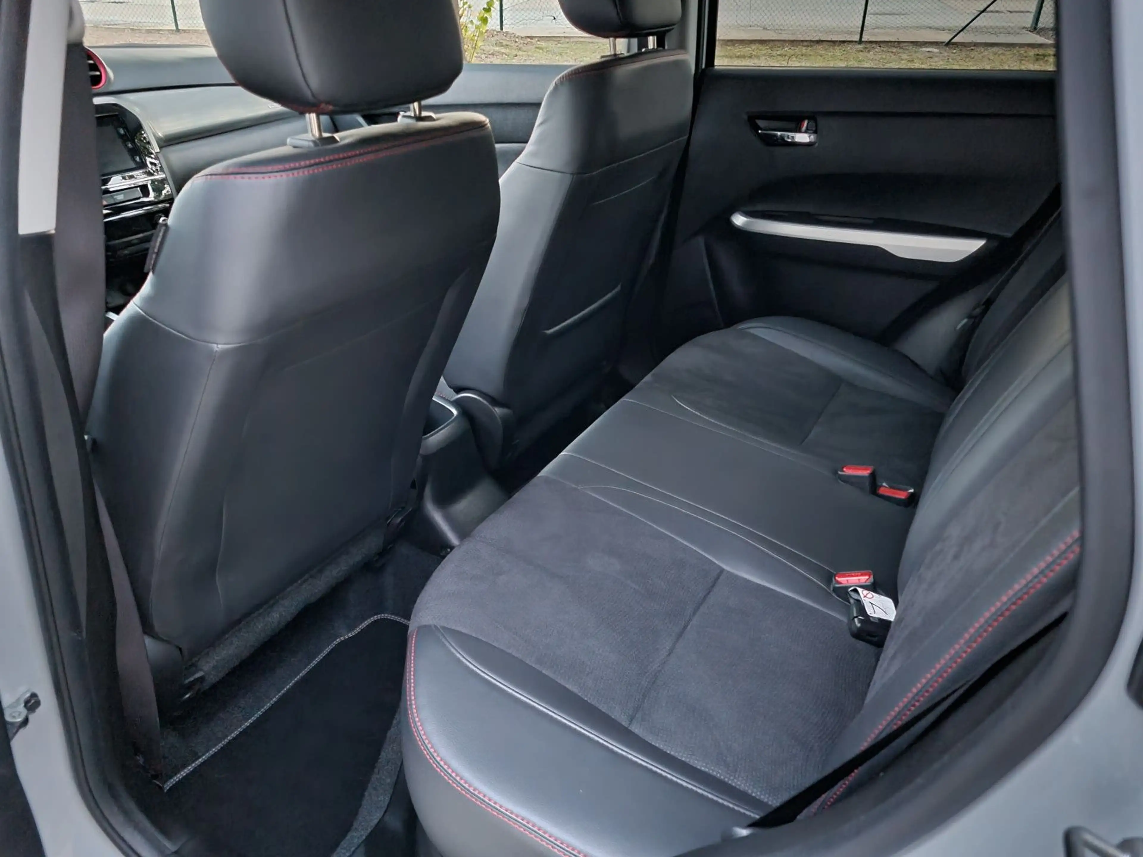 Suzuki Vitara 1.4 S 4x4 *1 Hand,Navi,LS,RS,Shzg,LED... — photo 10