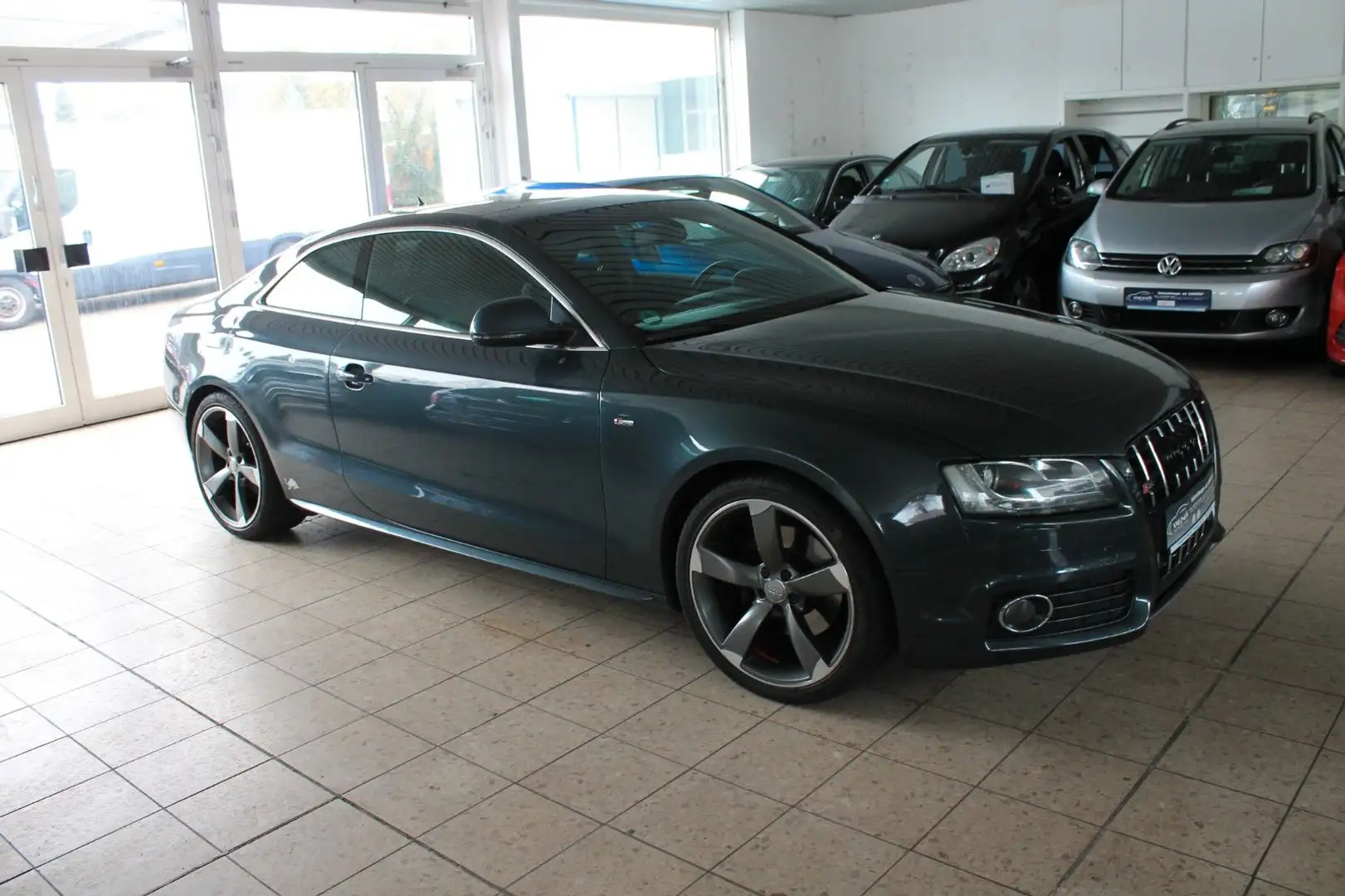 Audi A5 Coupe 2.0 TFSI Grau - 1