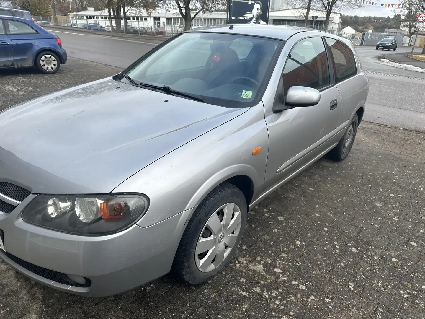 Nissan Almera 1.5 Benzin - 1