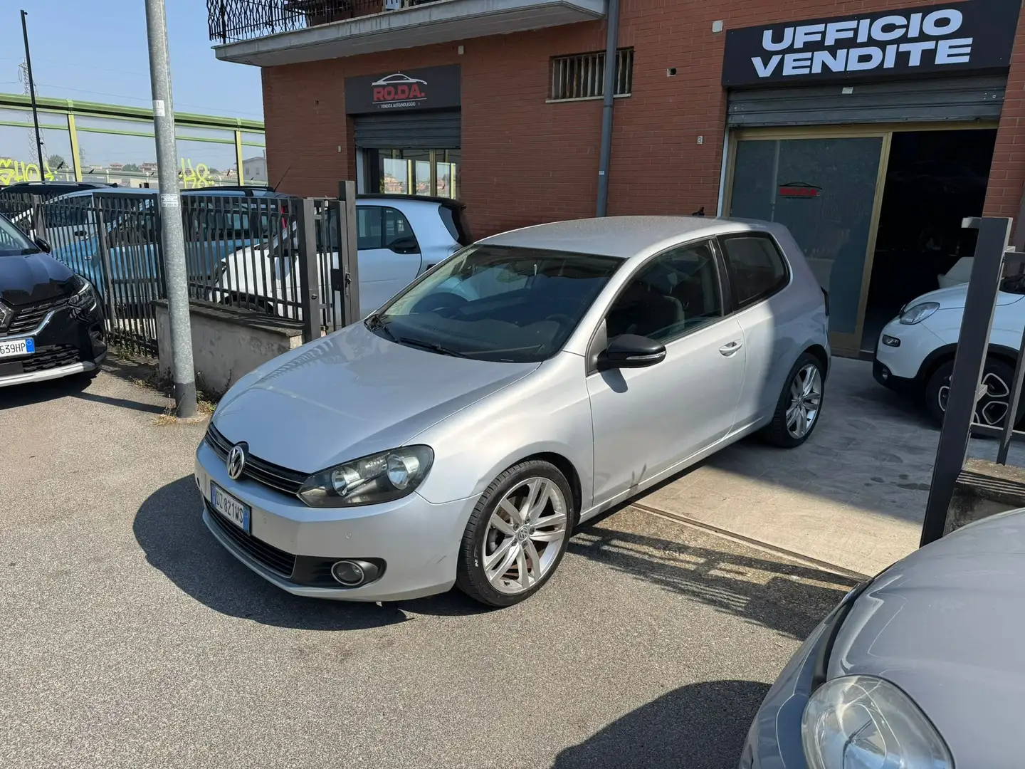 Volkswagen Golf Golf 3p 2.0 tdi Highline 140cv dsg Šedá - 1
