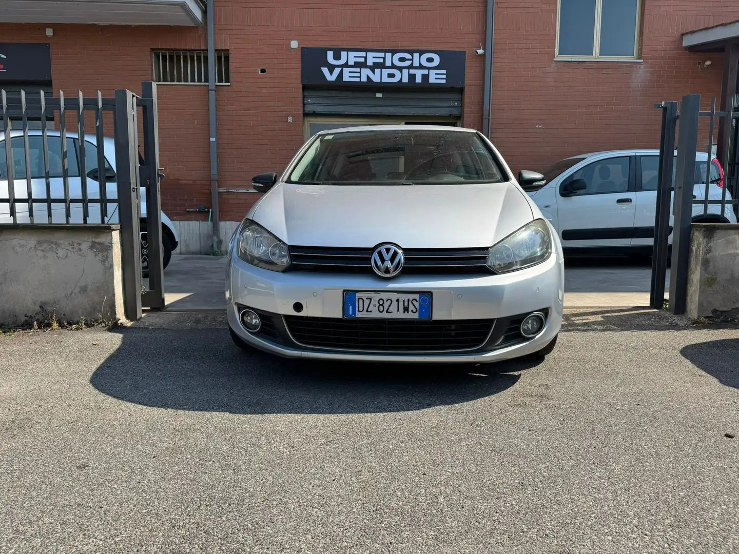 Volkswagen Golf Golf 3p 2.0 tdi Highline 140cv dsg Šedá - 2