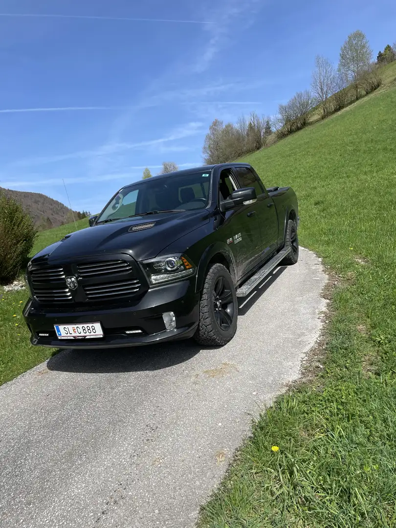 Dodge RAM 1500 Sport Crew Cab, Long Bed Schwarz - 2