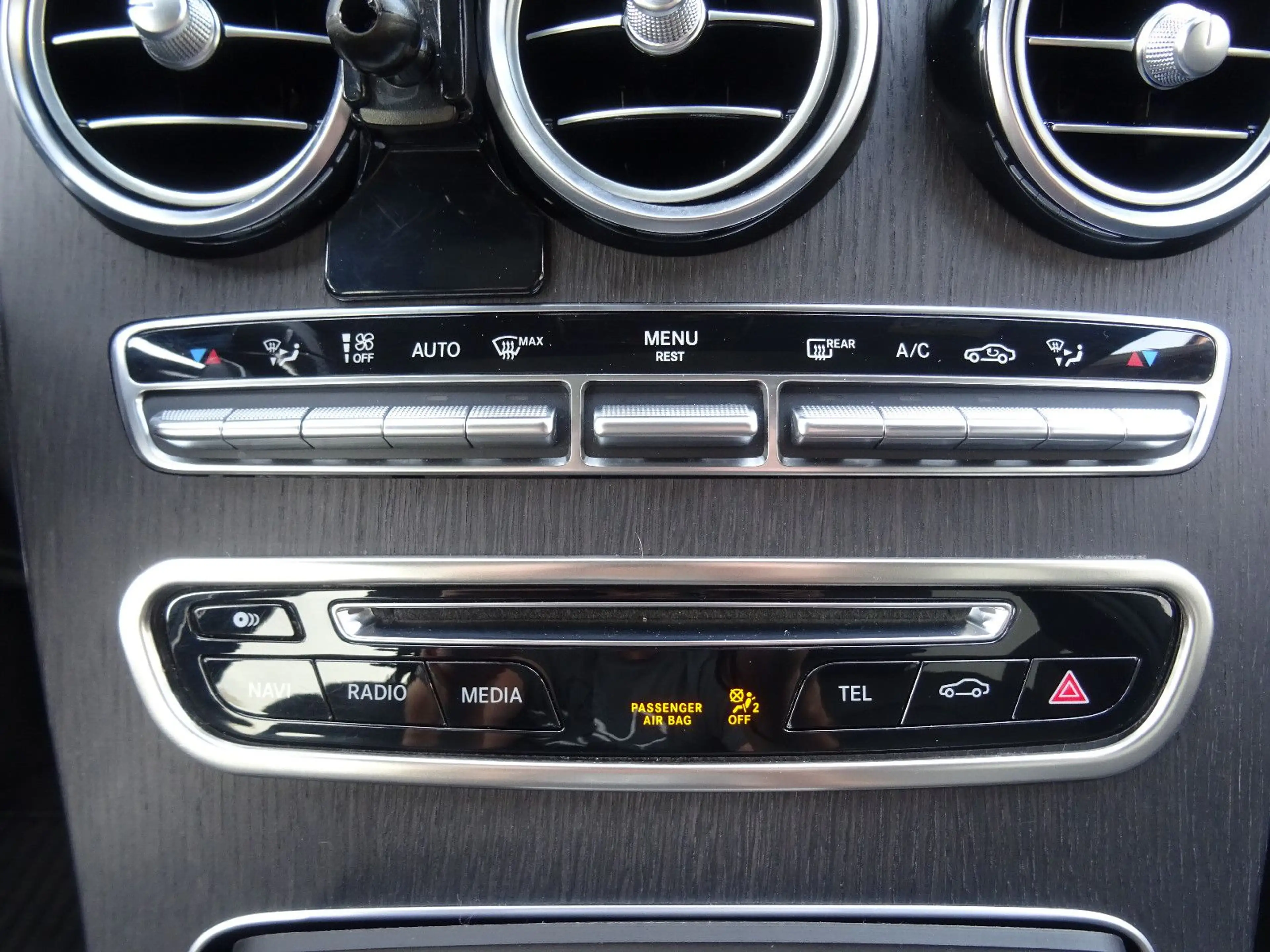 Mercedes-Benz GLC 250 d 4Matic AMG Line — photo 11
