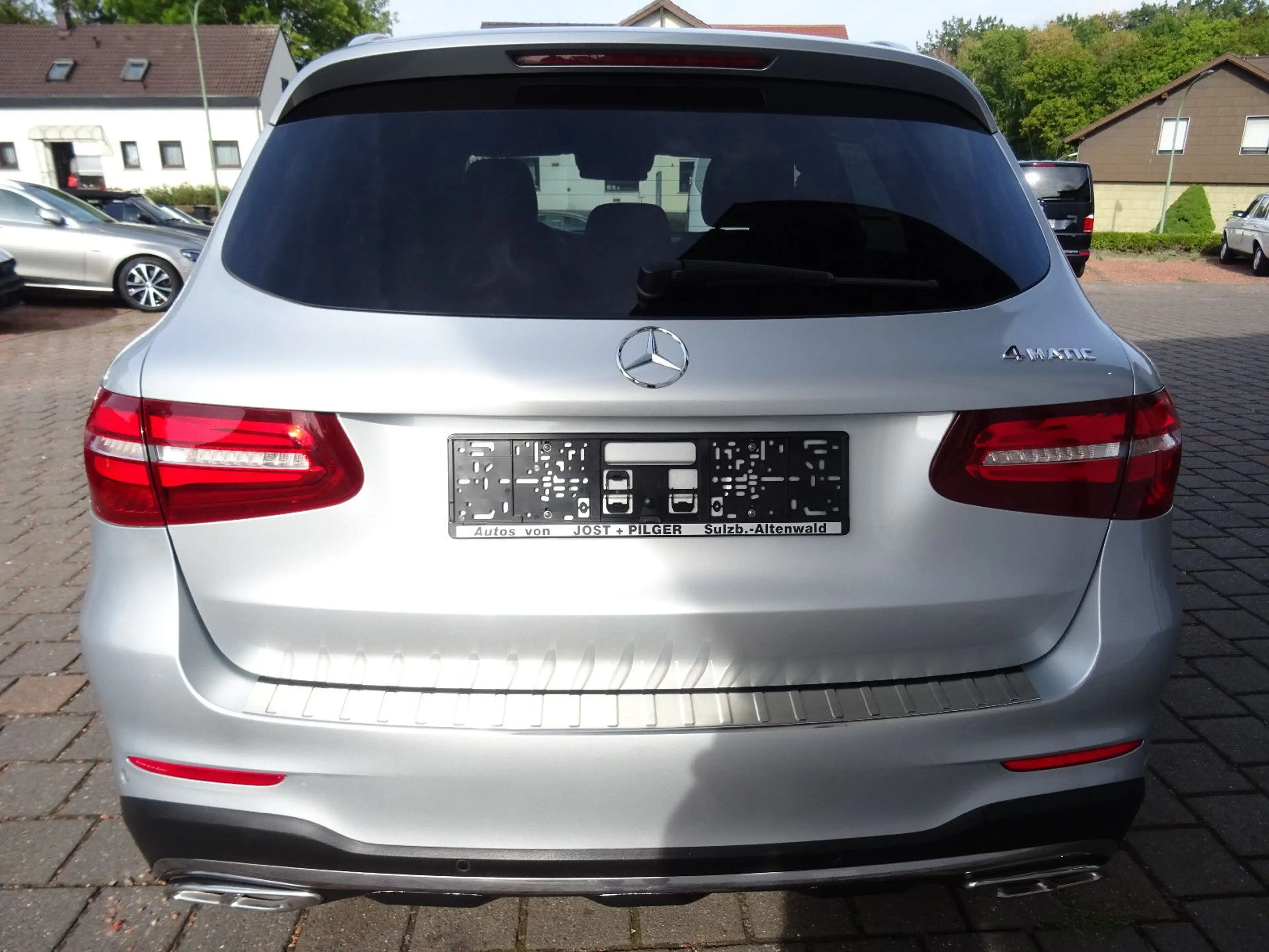 Mercedes-Benz GLC 250 d 4Matic AMG Line — photo 5