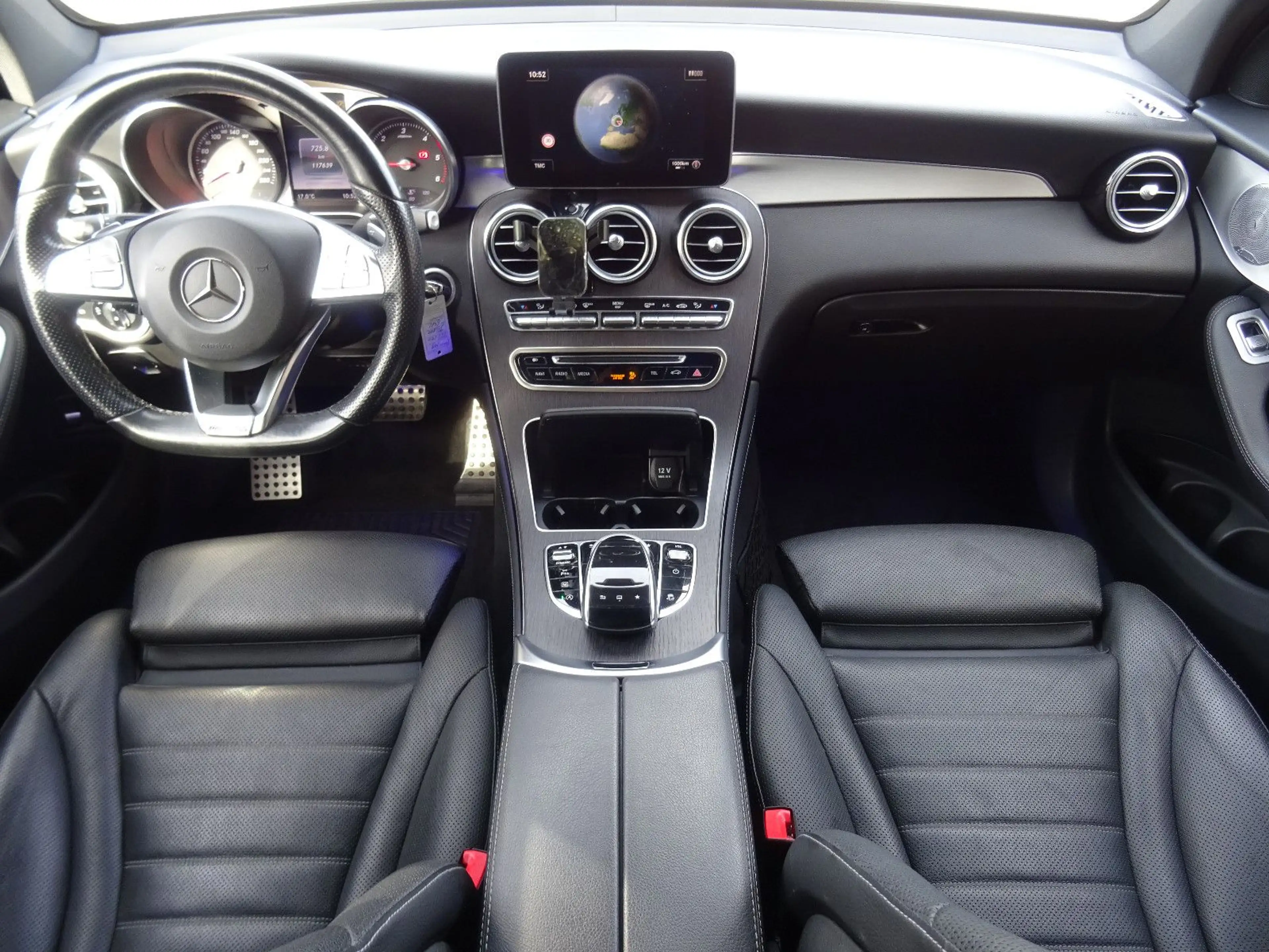 Mercedes-Benz GLC 250 d 4Matic AMG Line — photo 7