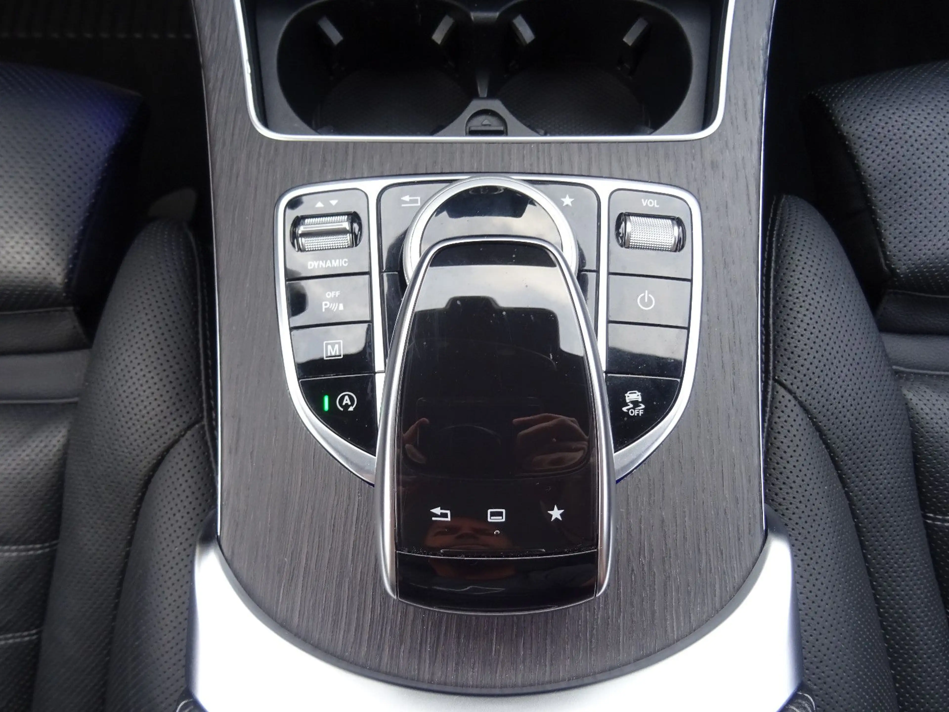 Mercedes-Benz GLC 250 d 4Matic AMG Line — photo 12