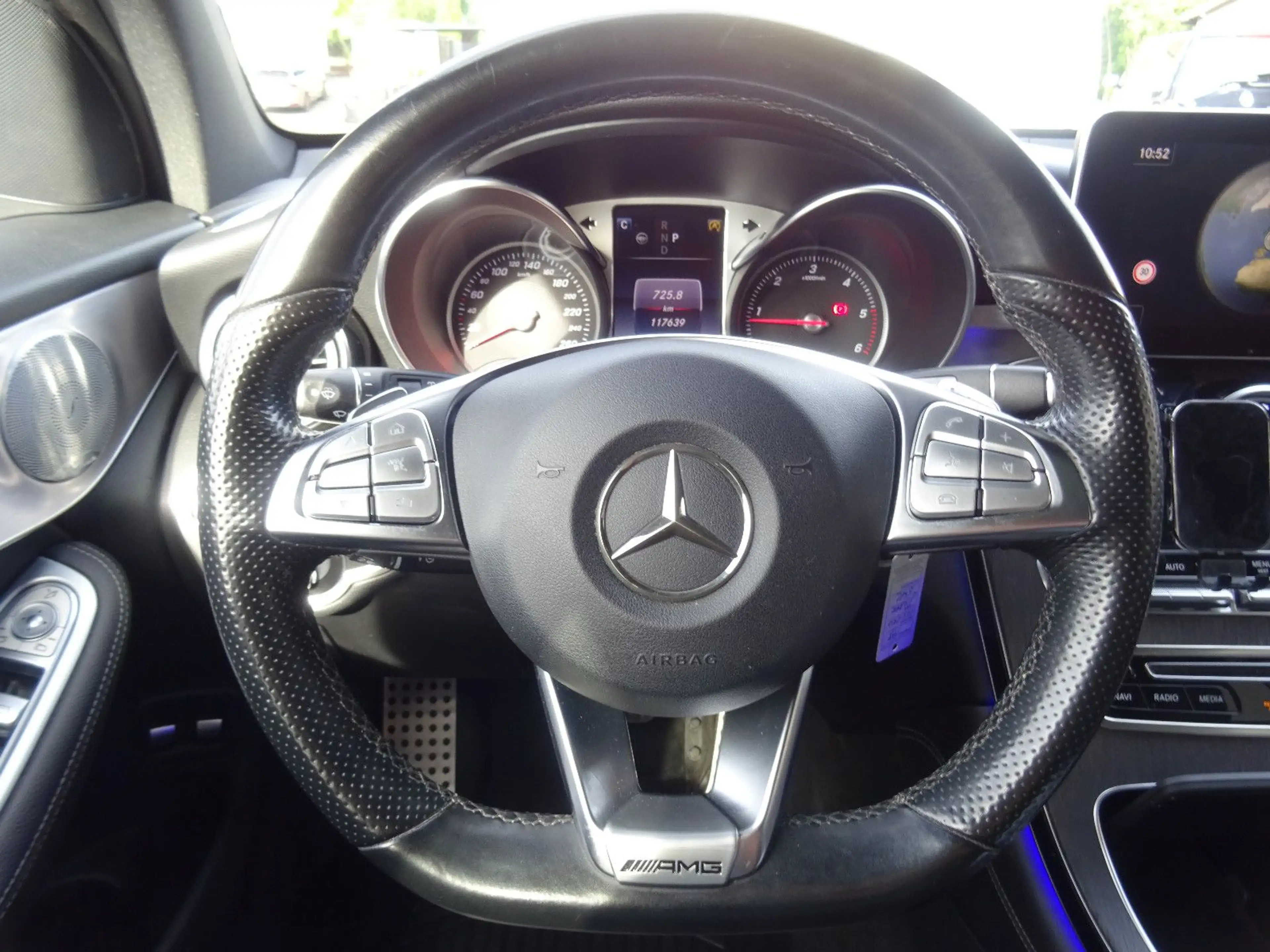 Mercedes-Benz GLC 250 d 4Matic AMG Line — photo 8