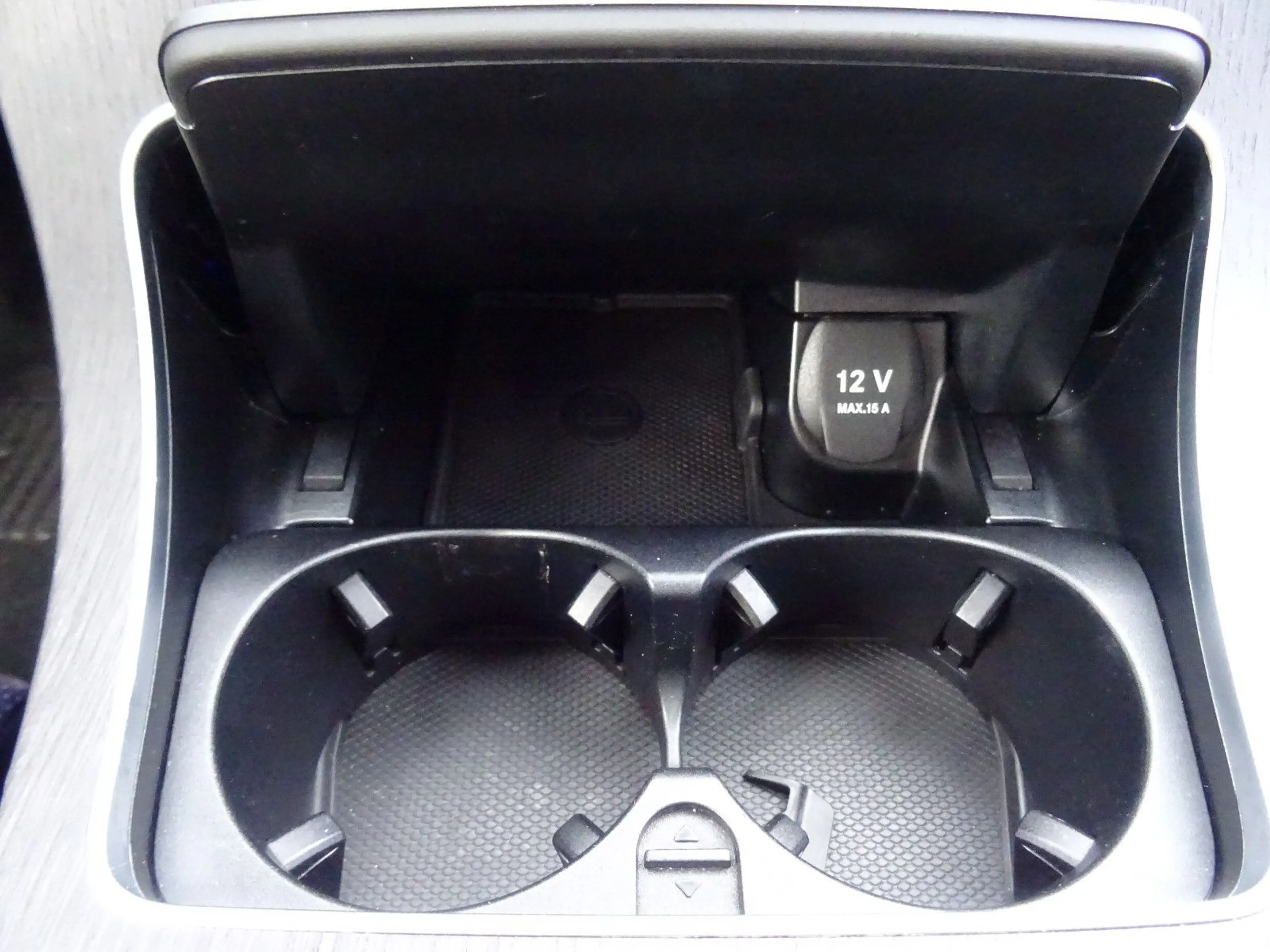 Mercedes-Benz GLC 250 d 4Matic AMG Line — photo 14