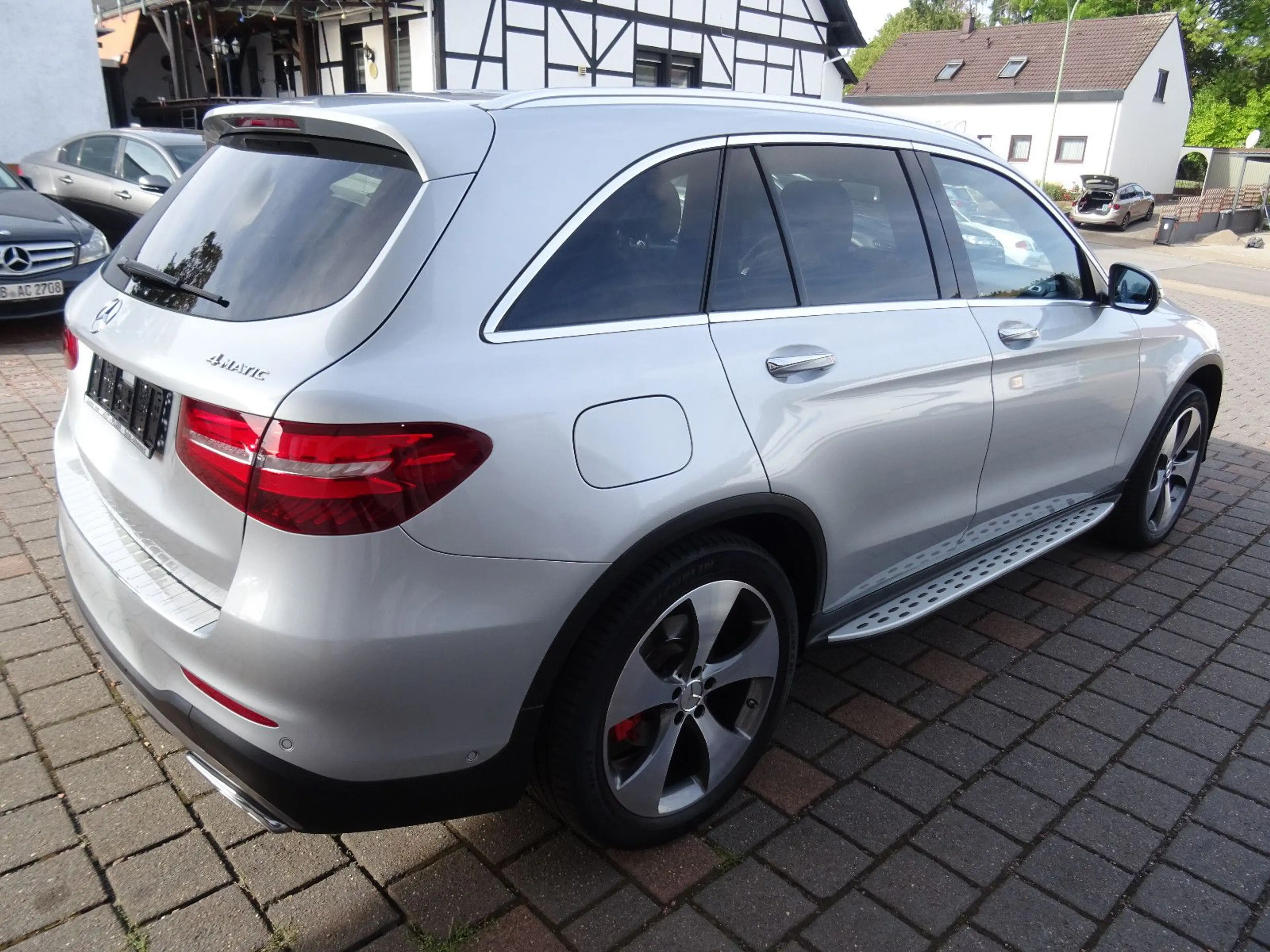 Mercedes-Benz GLC 250 d 4Matic AMG Line — photo 4