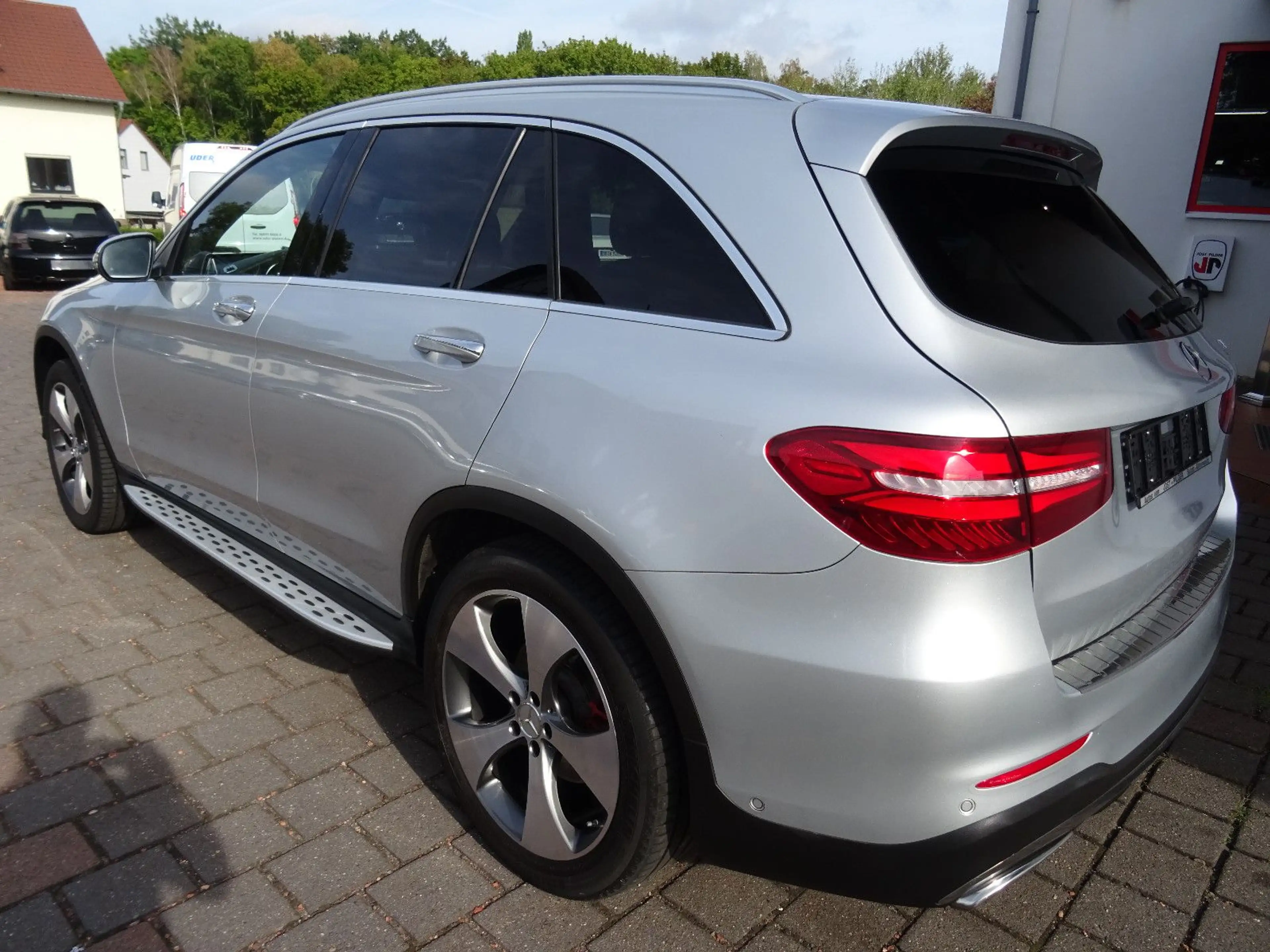 Mercedes-Benz GLC 250 d 4Matic AMG Line — photo 6
