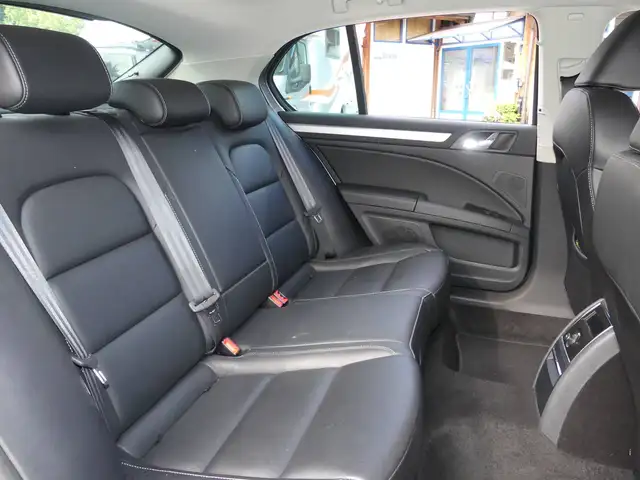 Skoda Superb view 6