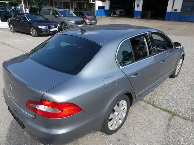 Skoda Superb view 2