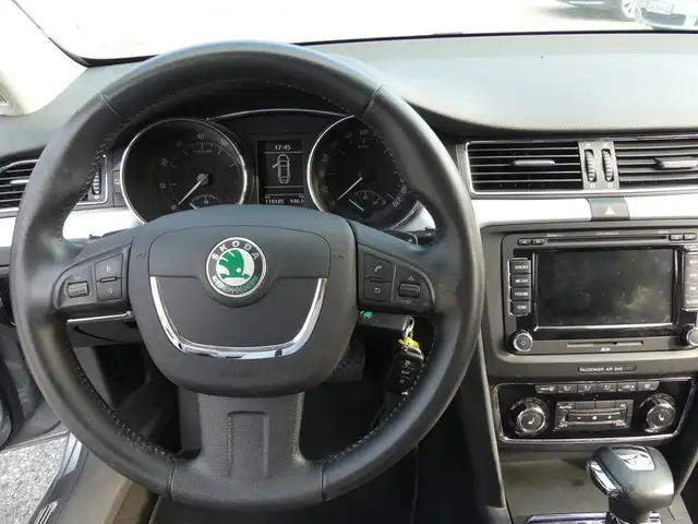 Skoda Superb view 15