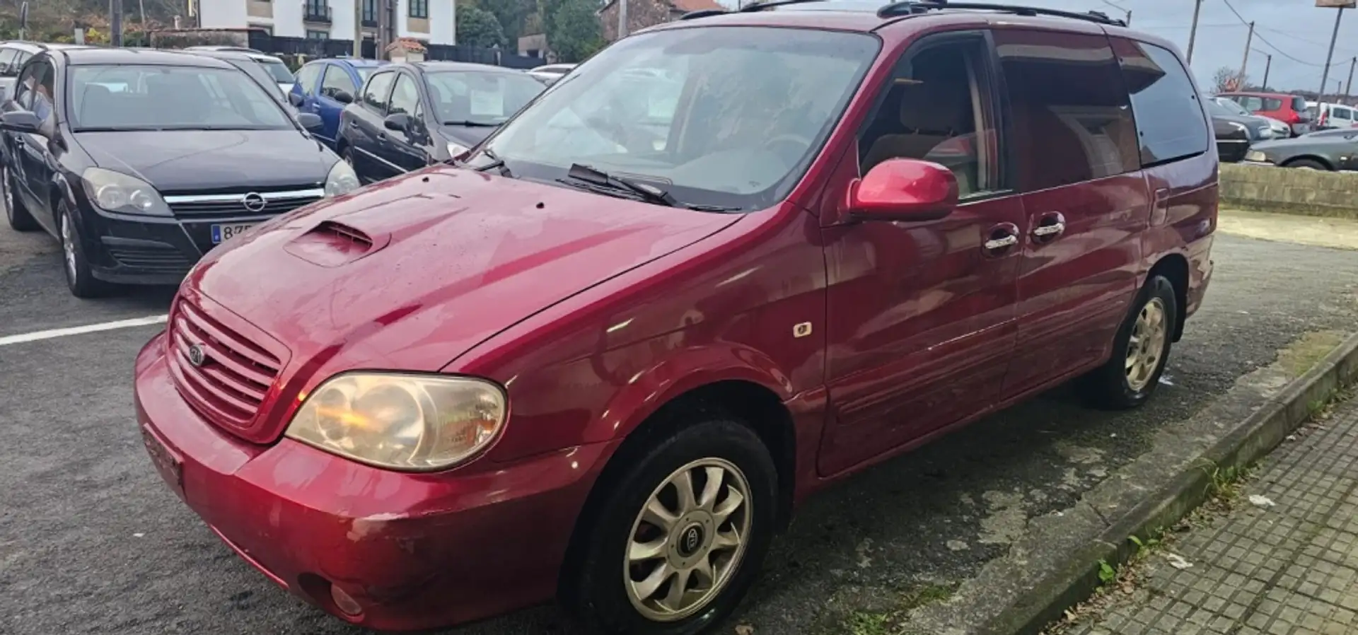 Kia Carnival Monovolumen Automático de 5 Puertas Burdeos - 2