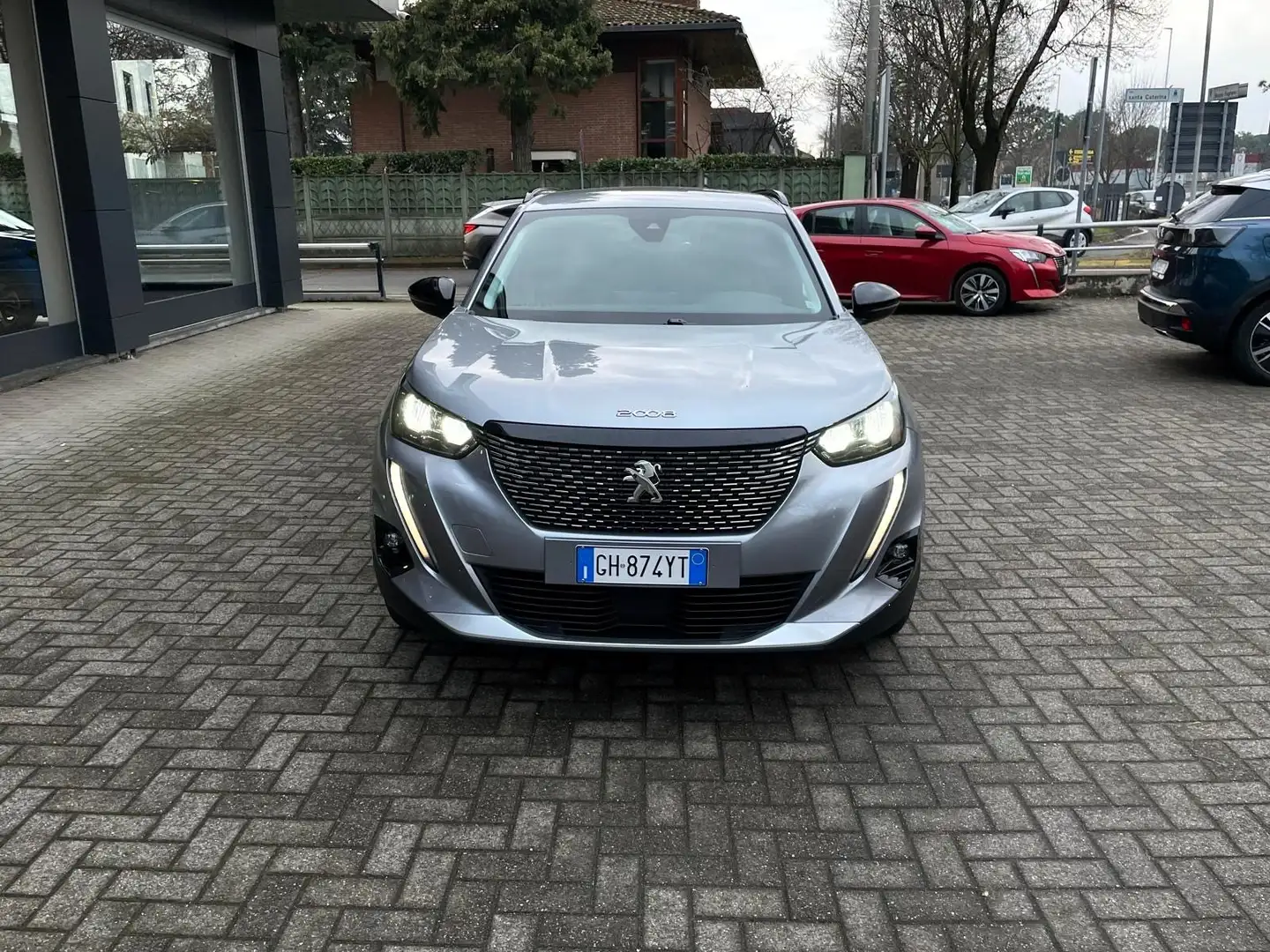 Peugeot 2008 Allure Pack 1.2 P.Tech 130 CV Argent - 2