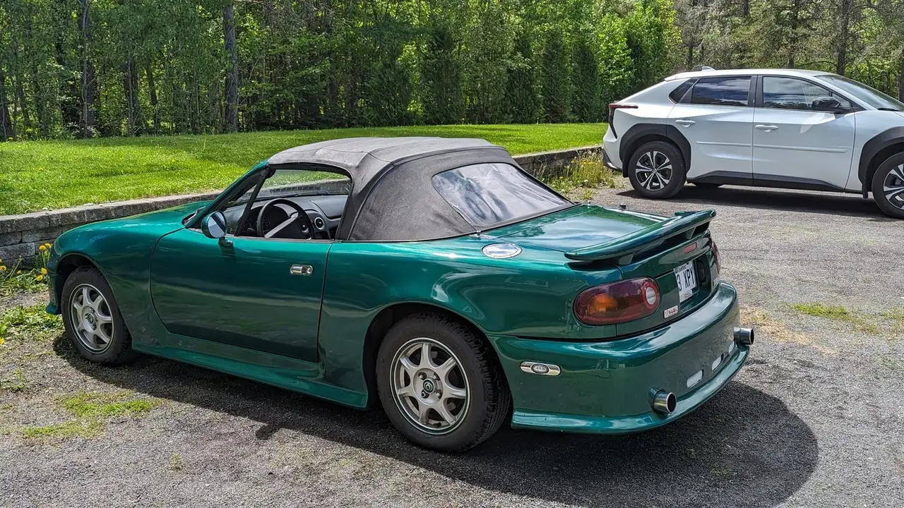 Mazda MX-5 Miata снимка Mazda MX-5 Miata
