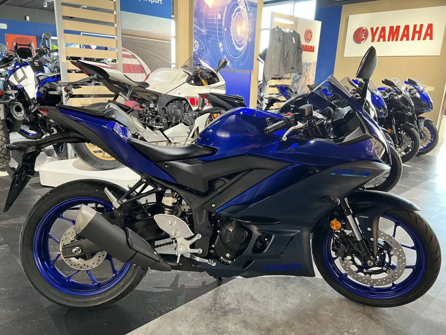 Yamaha YZF-R3 Bleu - 1