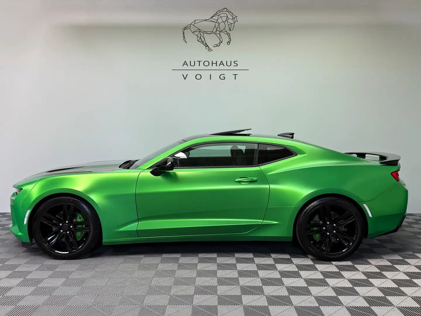 Chevrolet Camaro V8|2.Hand|deutsch|Pano|Bose|Kamera| Чёрный - 1