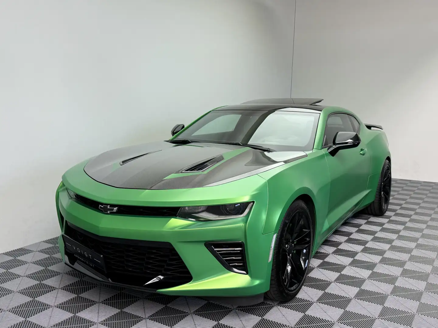 Chevrolet Camaro V8|2.Hand|deutsch|Pano|Bose|Kamera| Чёрный - 2