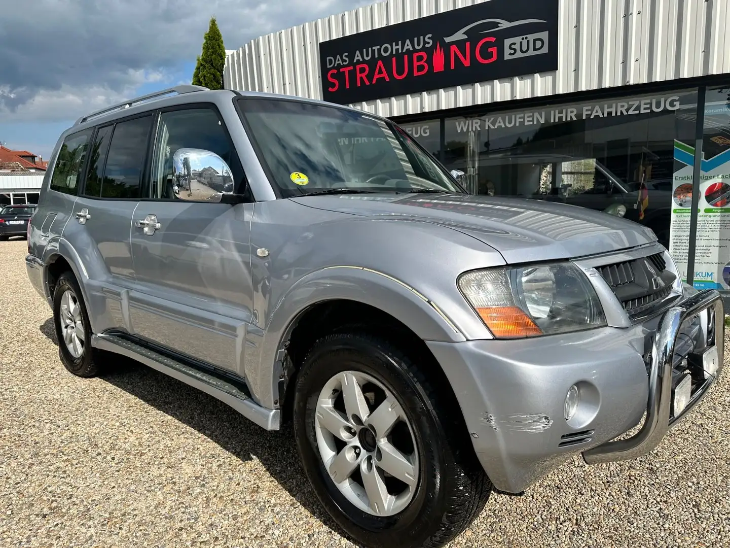Mitsubishi Pajero 3.2 DI-D Elegance AUTOMATIK*7-SITZER*AHK* Srebrny - 1