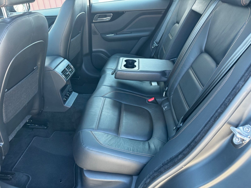 Jaguar F-Pace F-PACE Prestige AWD/ Panorama/AHK/Navi — photo 9
