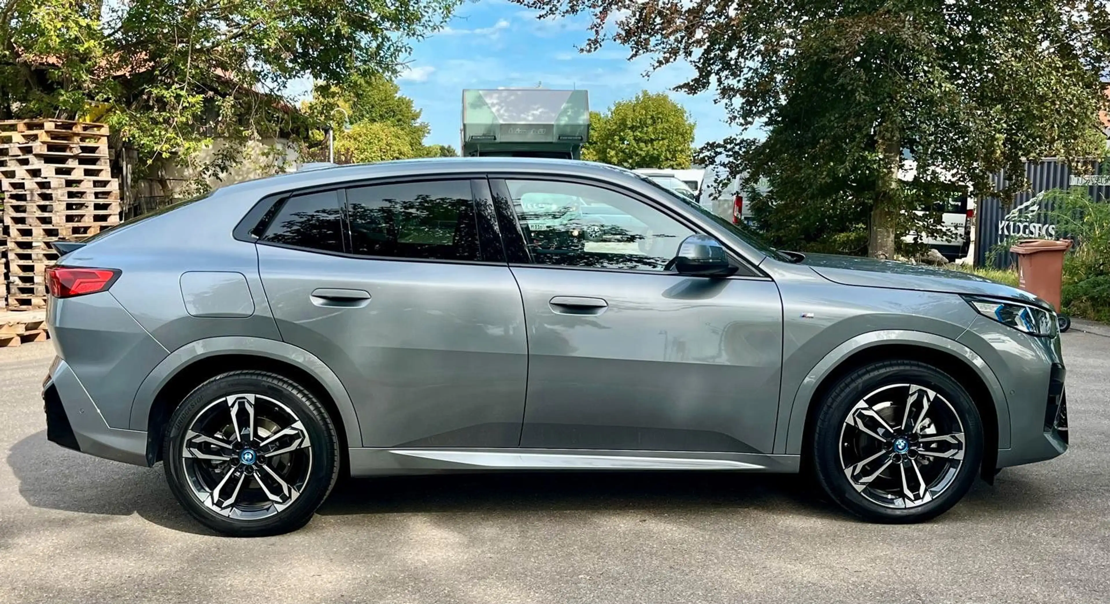 BMW iX2 20 eDrive M Sport *AppConn* — photo 5