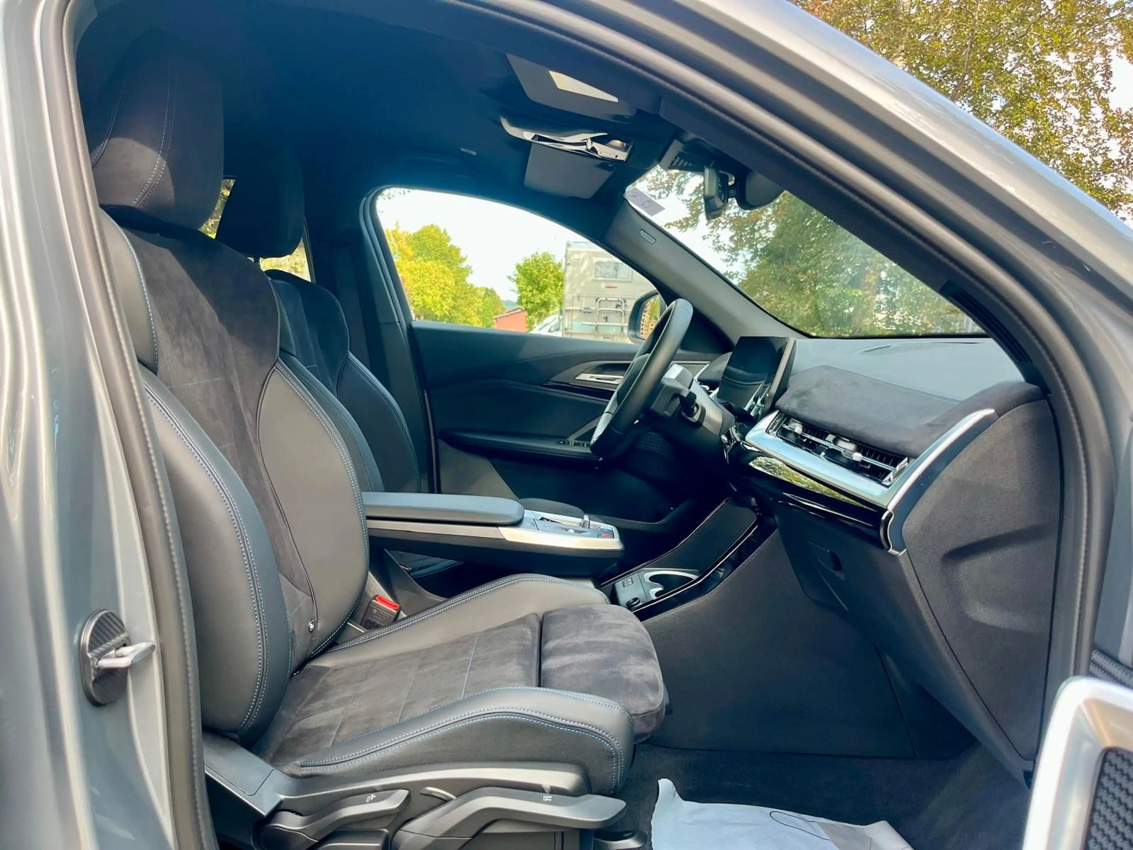 BMW iX2 20 eDrive M Sport *AppConn* — photo 15