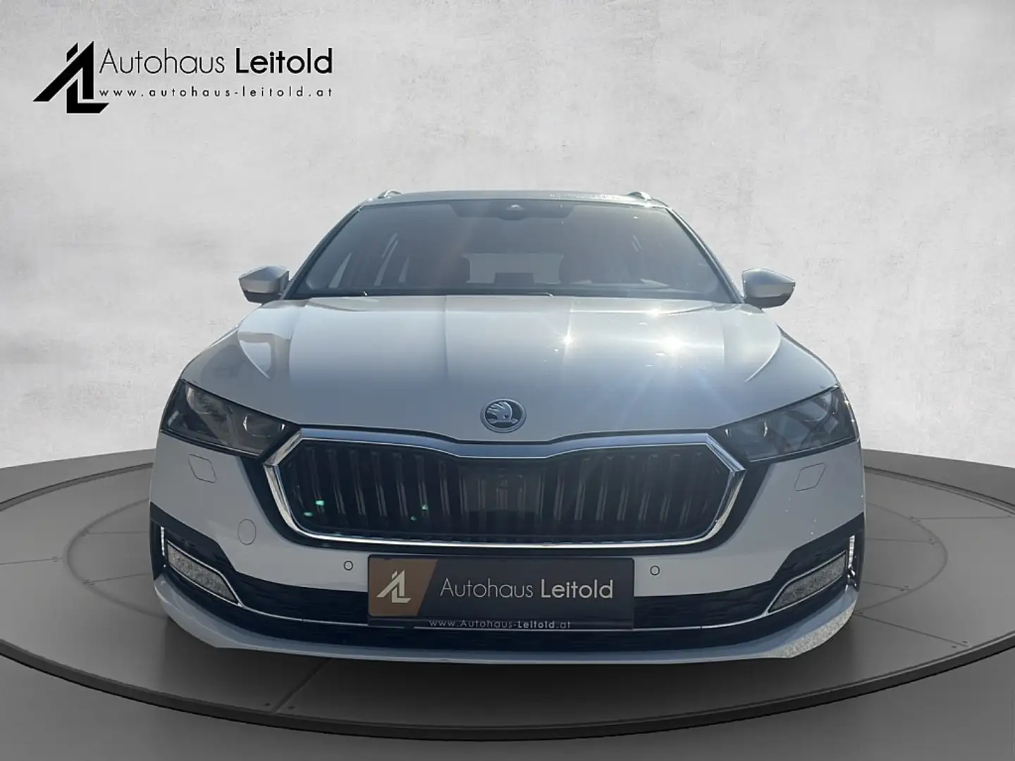 Skoda Octavia Combi 2,0 TDI Style DSG MATRIX LED HEADUP MEMOR... Weiß - 2