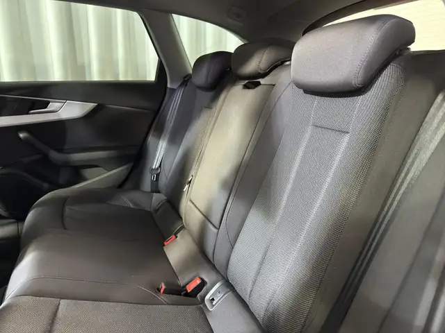 Audi A4 view 15