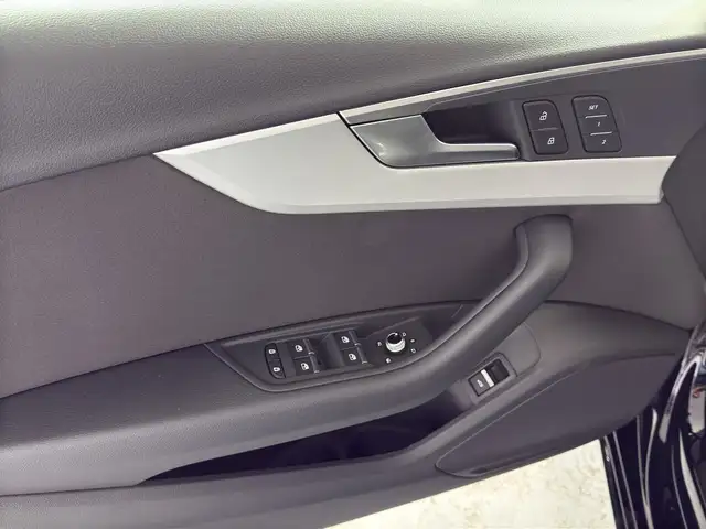Audi A4 view 14