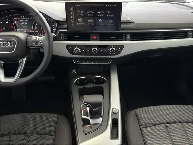 Audi A4 view 10