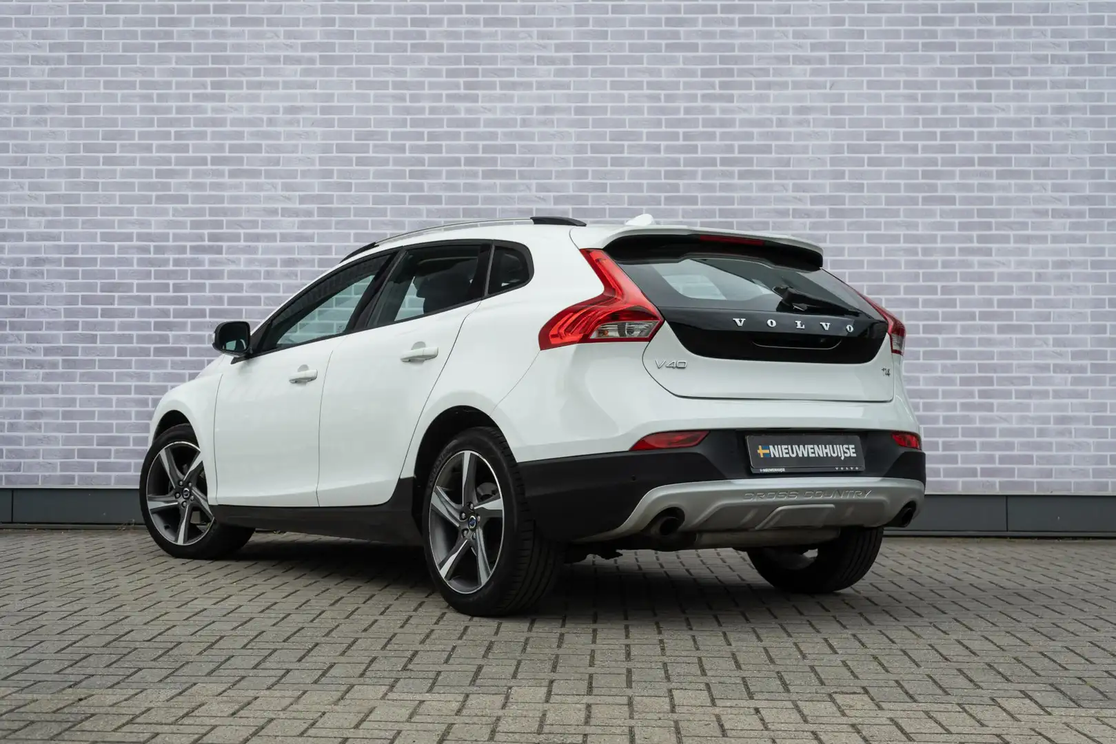 Volvo V40 Cross Country 1.6 T4 Kinetic | Camera | Automaat | Cruise Contro Weiß - 2