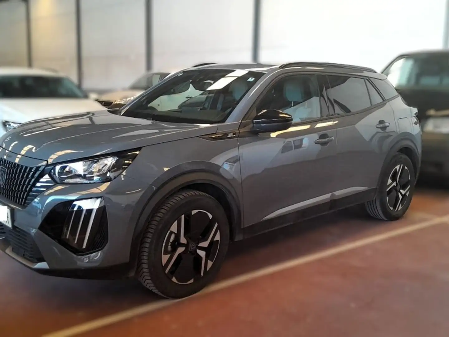 Peugeot 2008 Allure Eléctrico 115kW Gris - 1