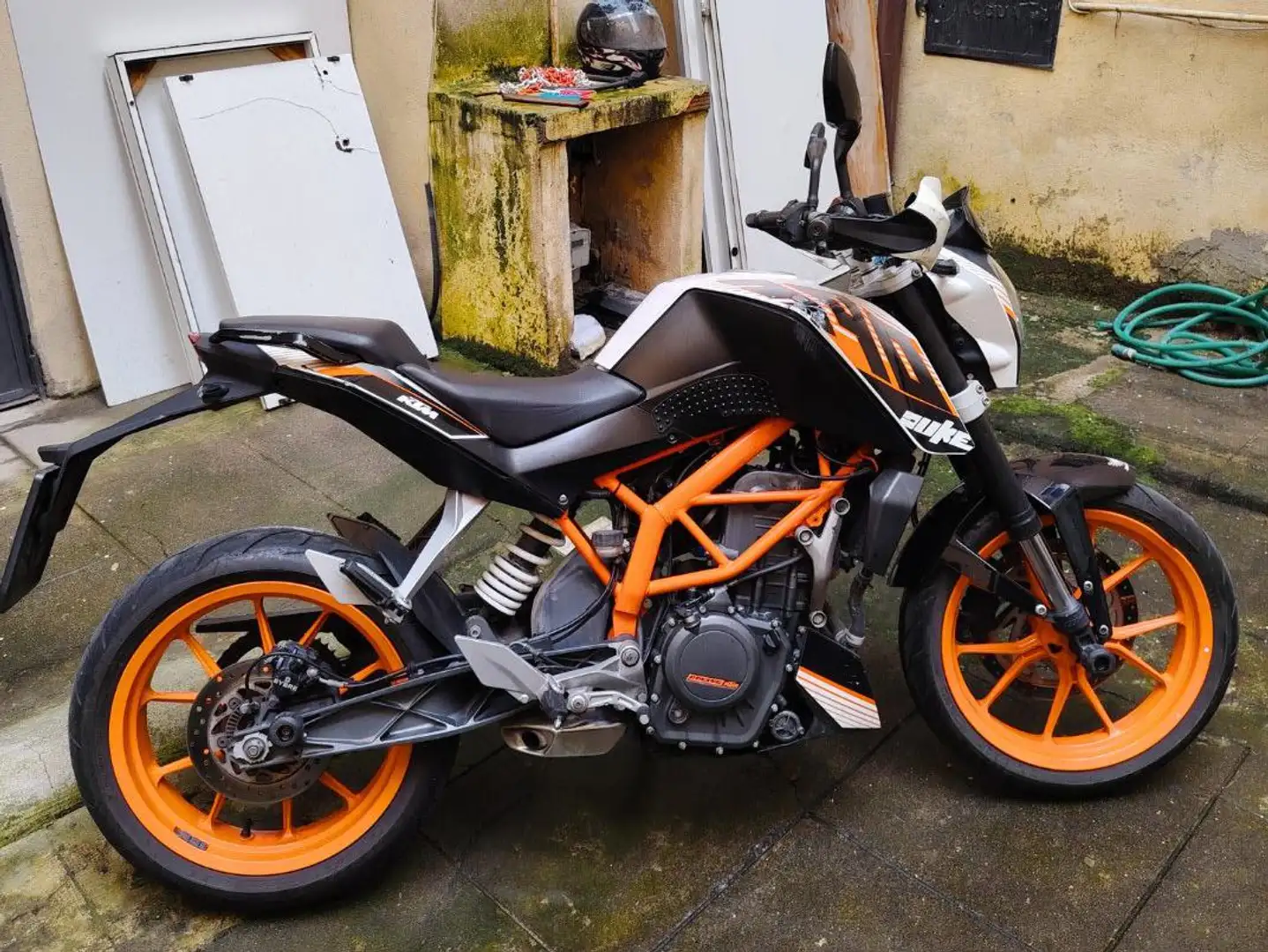 KTM 390 Duke Blanco - 2