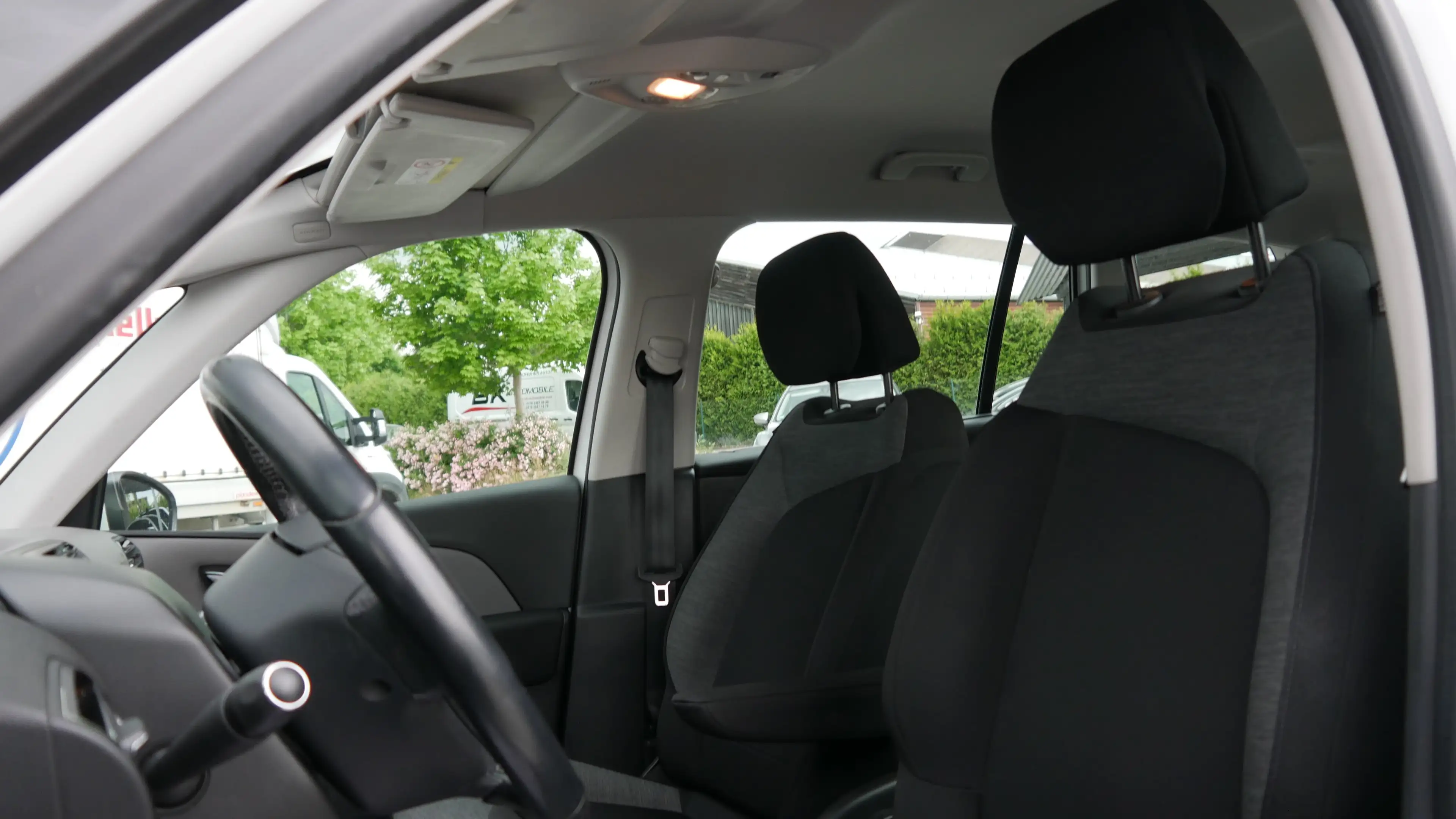 Citroen Grand C4 SpaceTourer Scheckheft Einparkhilfe AHK Sitzheizung Klima Navi — photo 12