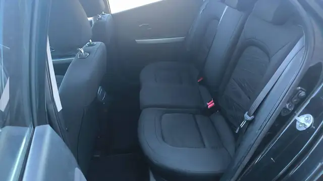 Kia Unknown Model view 9